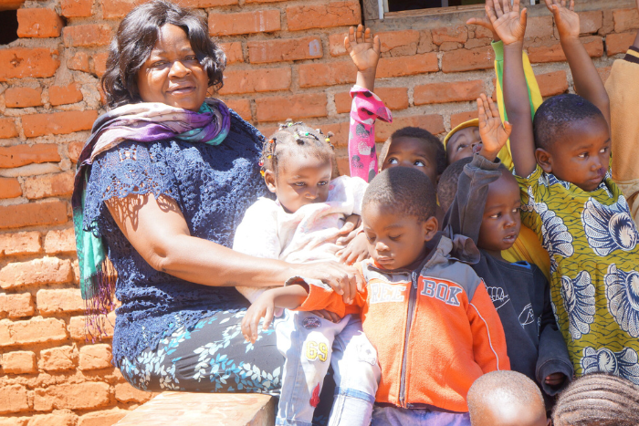 Malawi woman and children in community Malawi woman and children in community